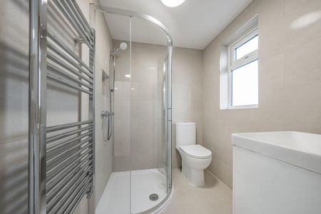 5 bedroom semi-detached house to rent - Photo 5