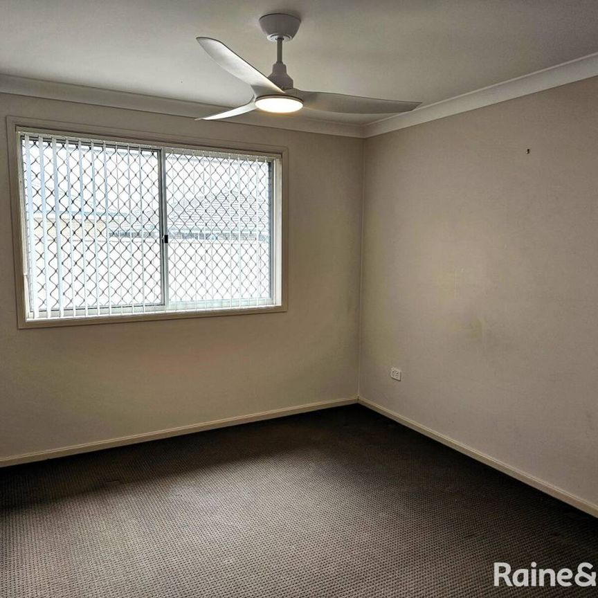 Filled with natural light - Photo 1