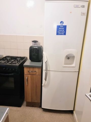 Room in a Shared Flat, Lairdale Close, SE21 - Photo 4