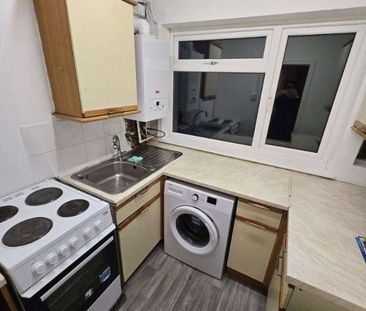 Fulwell Avenue, Clayhall, IG5 - Photo 4