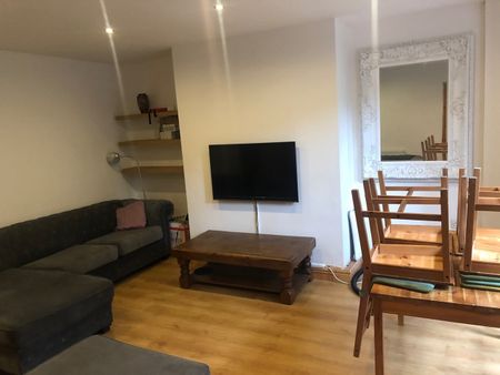 4 Bed Terraced House, Victoria Terrace, LS3 - Photo 3