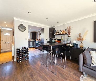 3 Bed Maisonette, Moore Walk, E7 - Photo 6