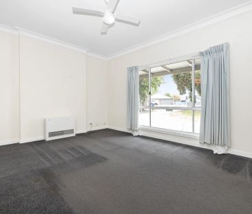 19 Lawson Crescent, Rosebud. - Photo 6