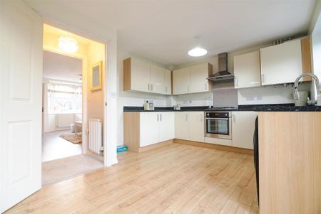 3 bedroom townhouse to rent - Photo 4