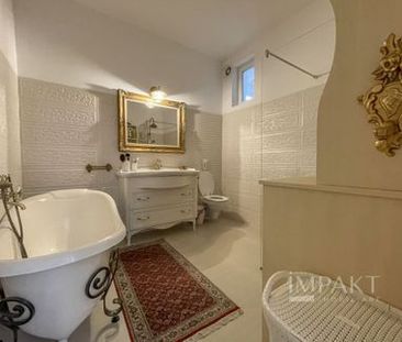 Apartament deosebit cu 3 camere, curte si parcare, aproape de Centru - Fotografie 5