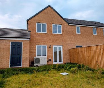 3 bedroom semi-detached house to rent - Photo 4