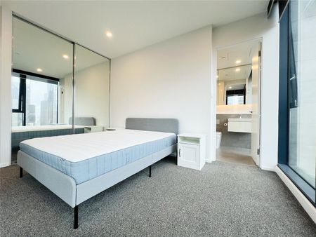 2508/560 Lonsdale Street - Photo 2