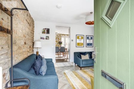 3 Bedroom Cottage - Photo 2