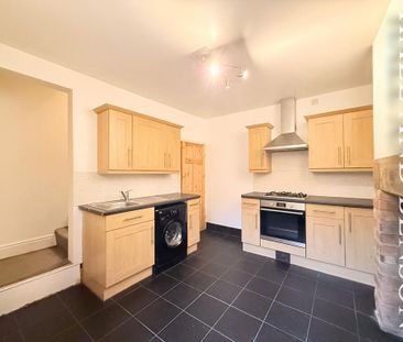 2 bedroom terraced house to rent - Photo 2