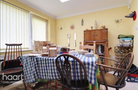 4 bedroom detached house to rent - Photo 3