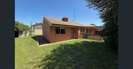 CHARMING 3-BEDROOM HOME IN A QUIET COURT LOCATION! - Photo 5