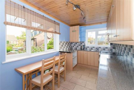 2 bedroom maisonette to rent - Photo 4