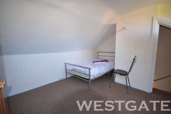 5 Bed - Mount Pleasant, Reading - Photo 1