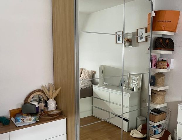 Schönes WG-Zimmer zur Zwischenmiete - Foto 1