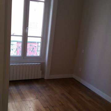 APPARTEMENT T2 A LOUER - LYON 7EME ARRONDISSEMENT - 37.75 m2 - 799 € charges comprises par mois - Photo 1
