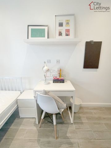 2 Bedroom Flat - Photo 4