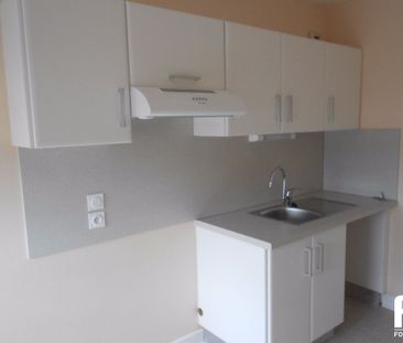 A LOUER Appartement Carentan 2 pièces 48.04 m2 50500 - Photo 2