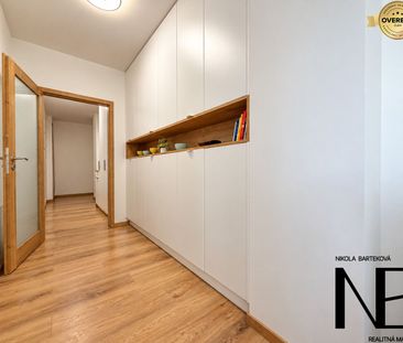 Na prenájom zariadený 2-izbový byt s parkingom, Trenčín - Bezručova - Photo 1