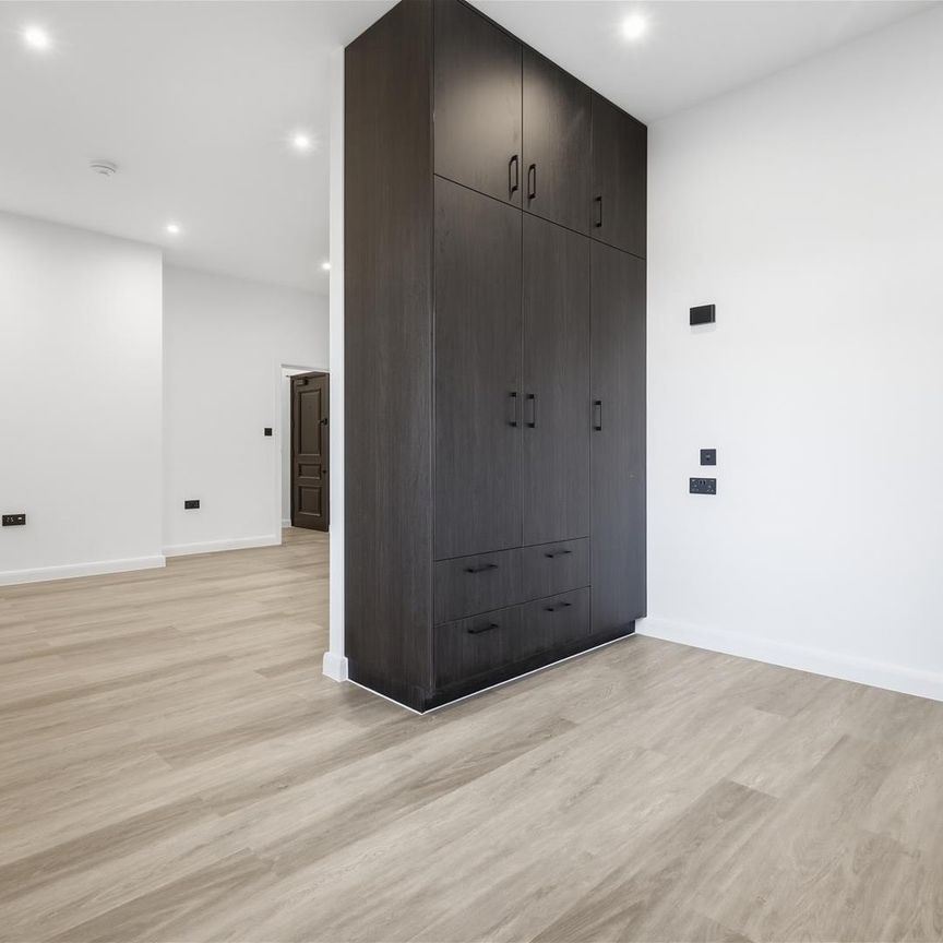 Headgate, Colchester - Photo 1