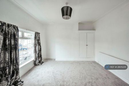 3 bedroom terraced house to rent - Photo 2