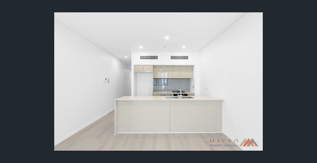 Stylish 2 Bedroom + Study Apartment in Inmark Tower, Haymarket - Photo 1