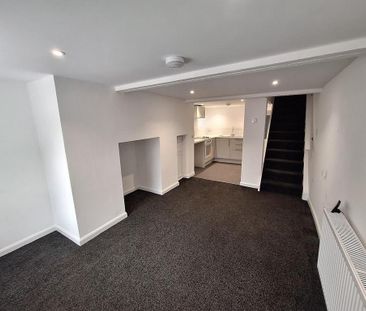 3 bedroom terraced house to rent - Photo 2