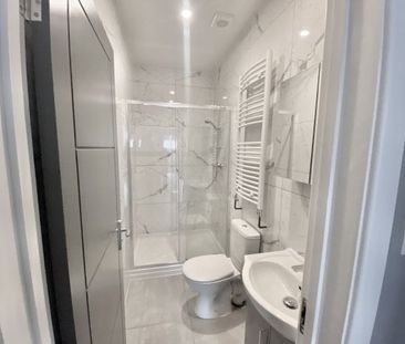 High Street Southend on Sea, Property for rent - Photo 2