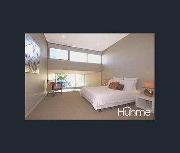 Rare large townhome living and parking in the CBD - Photo 5