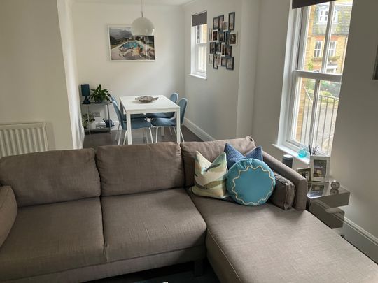 1 Bed Flat, Byron Mews, NW3 - Photo 1