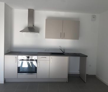 Location Appartement 3 pièces 61m² MARSEILLE 11ème - Photo 1