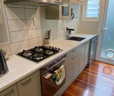 Beautiful Townhouse Mt Eden Village - Photo 3