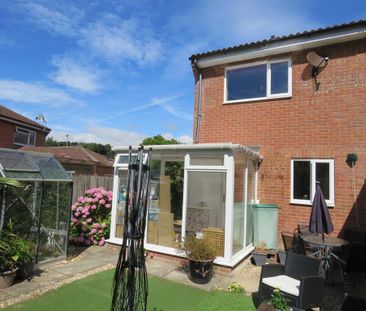 2 bedroom semi-detached house to rent - Photo 6