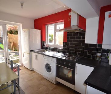 3 bedroom terraced house to rent - Photo 5
