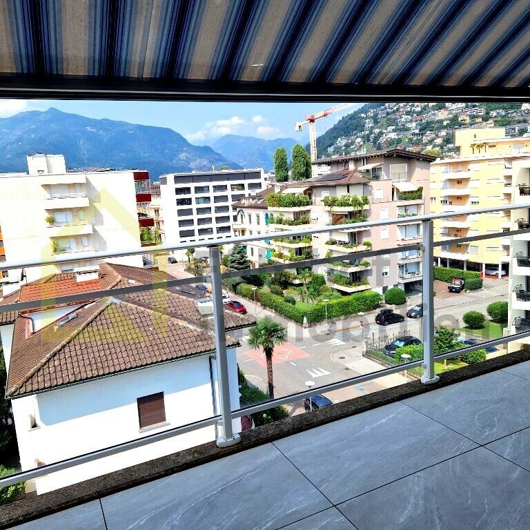 Direttamente al lago con balcone e ascensore - Foto 1