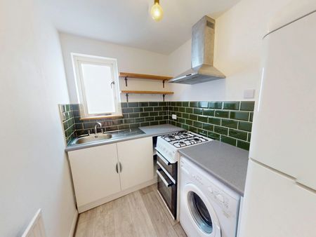 Flat to rent on - Photo 5