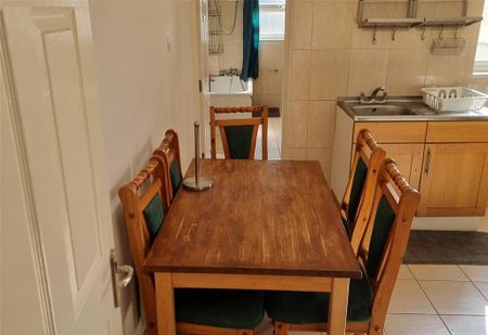 5 bedroom terraced house to rent - Photo 2