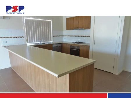 “IMMACULATE HOME - GREAT LIVING SPACE” - Photo 4