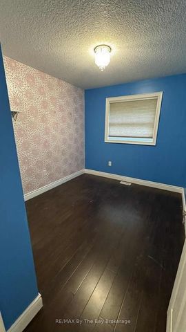 For Lease - 41 Melrose Avenue, Wasaga Beach, Ontario - Photo 4