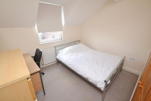 9 bedroom terraced house to rent - Photo 1