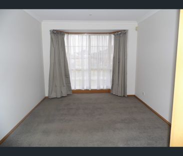 12 Shields Court, Altona Meadows, Vic 3028 - Photo 5