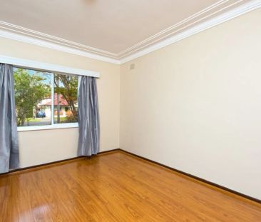 Charming Home In Sought After Street - Photo 2