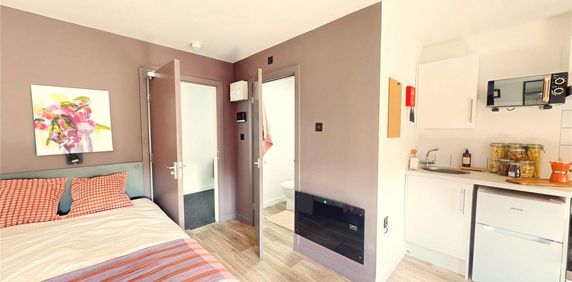 Studio to rent - Photo 2