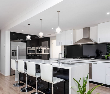 44 Martaban Crescent, Point Cook VIC, Belconnen - Photo 4