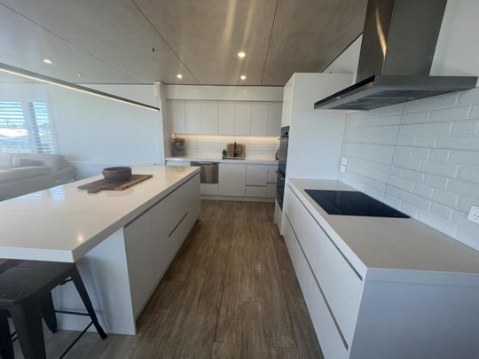 Luxury Living in Prime Location - Photo 1