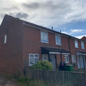 2 bedroom semi-detached house to rent - Photo 2