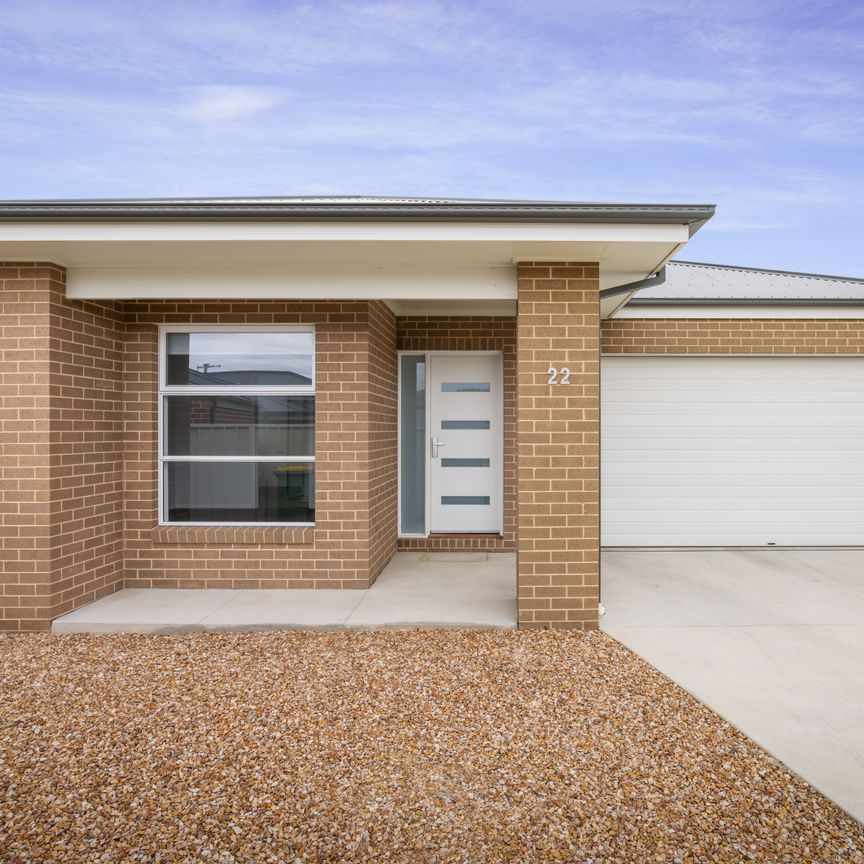 Modern 4-bedroom Family Home In West Wodonga - Photo 1