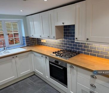 2 bedroom semi-detached house to rent - Photo 4