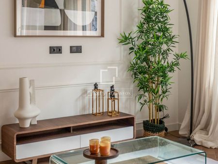 Excellent 2 Bedroom apartment for rent in Ríos Rosas, Madrid - Photo 4