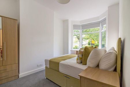 4 bedroom terraced house to rent - Photo 2