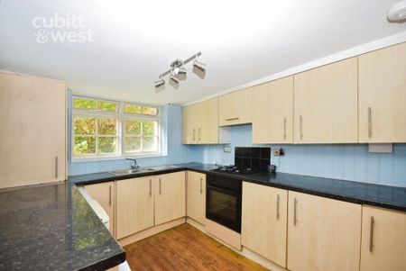 2 bedroom end of terrace house to rent - Photo 3